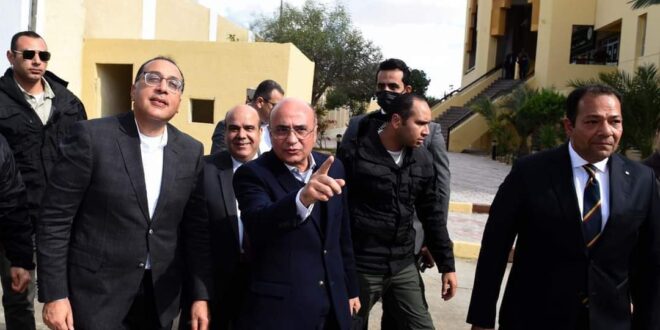 رئيس الوزراء يتفقد محكمة شمال سيناء الابتدائية بالعريش 