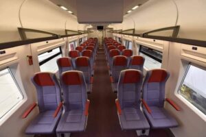 وزير النقل يعلن وصول القطار الثالث والرابع من قطارات تالجو الفاخرة لميناء الاسكندرية 