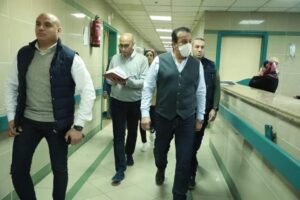 وزيرالصحةخلال زيارته المفاجئة لـ 3 مستشفيات بمحافظة القليوبية
