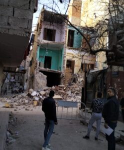 إزالة الخطورة الداهمة عن عقار قديم بحي غرب   الإسكندرية