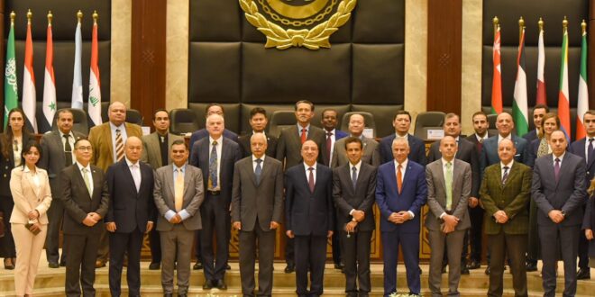 الشريف : يستقبل سفراء 11 دولة بمقر الأكاديمية العربية للعلوم والتكنولوجيا والنقل البحري في الإسكندرية