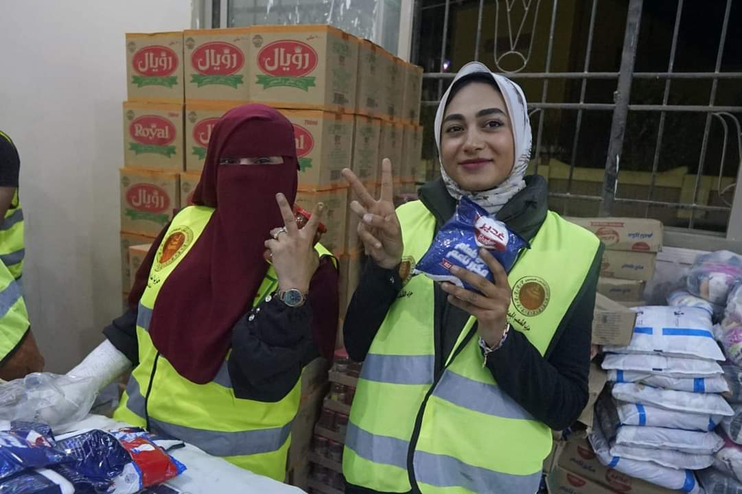 الشعب الجمهورى بسوهاج يوزع ٣٥٠٠ كرتونة رمضانية ضمن مبادرة "مع الناس"