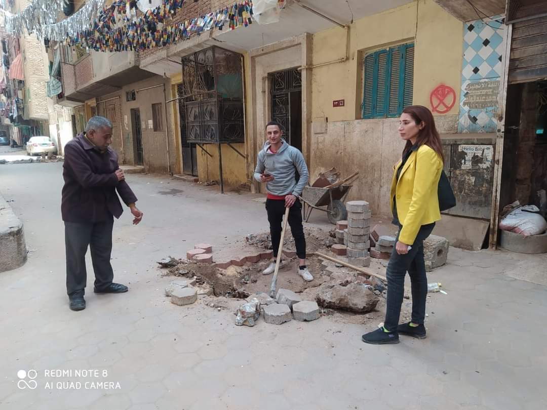 مديره الاداره الهندسيه بحى شرق تقوم بمتابعه تنفيذ الخطه الاستثماريه