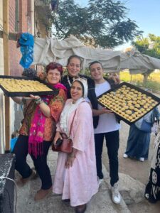 جمعيه انتيكا بالاسكندرية تصنع وتوزع كعك العيد احتفالا بعيد الفطر المبارك
