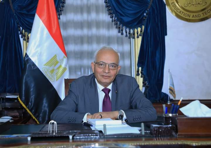 وزير التعليم يقرر تأجيل امتحانات الثانويه للبعثة المصرية بالسودان
