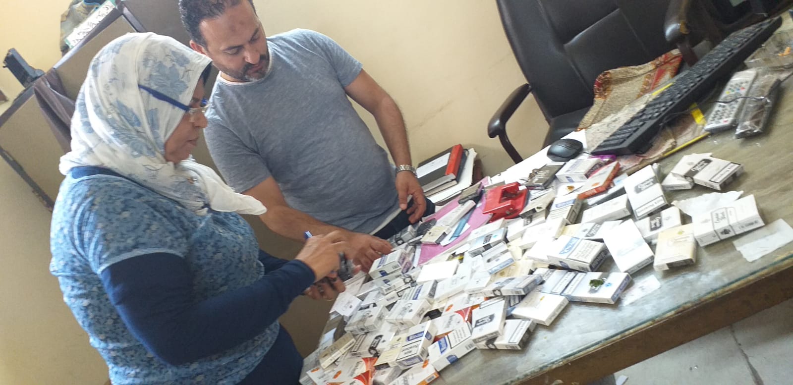 ضبط مايزيد عن 2000 سيجارة مجهولة المصدر بشرق الاسكندرية