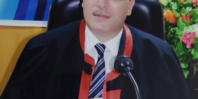 رئيس جامعة الإسكندرية يهنئ الدكتور سيد عبدالمولى لفوزه بالمركز الثالث فى مسابقة iioe
