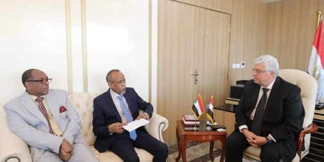 عاشور" يبحث سبل تعزيز التعاون مع السودان