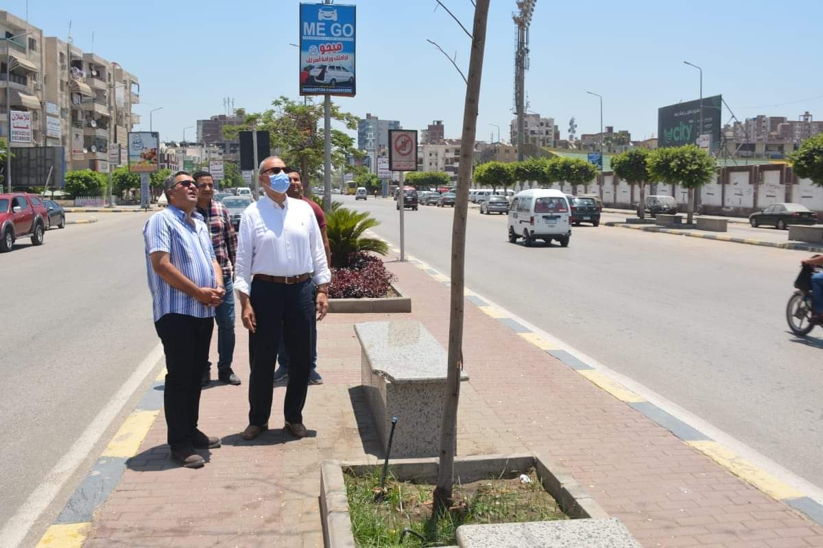 الهجان" يأمر بإزالة أحد الهناجر المخالفة علي الطريق الزراعي ويتفقد شارع فريد ندا