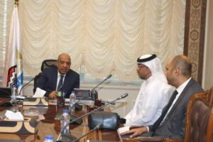 الدكتور محمود عصمت وزير قطاع الأعمال العام يؤكد حرص الوزارة على تعزيز التعاون مع المؤسسات الاستثمارية العربية