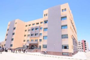 بتكلفة ٧٠ مليون جنيه رئيس جامعة سوهاج يفتتح مبنى كلية الصيدلة بالمقر الجديد