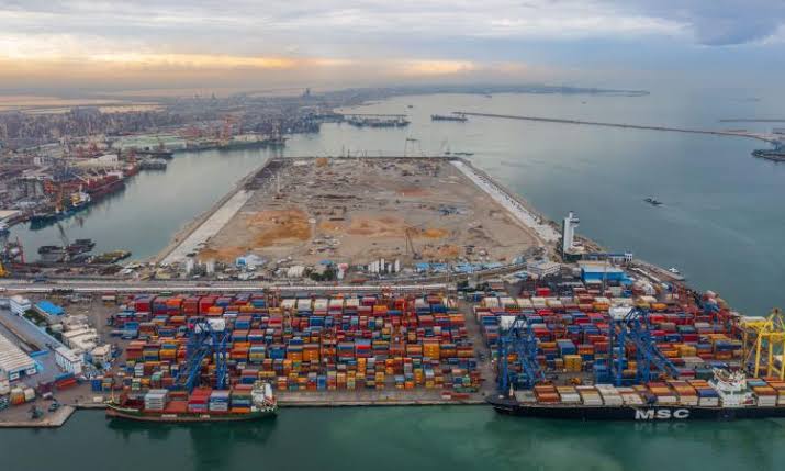 انتظام حركة الملاحة وتداول البضائع بالهيئة العامة لميناء الأسكندرية 