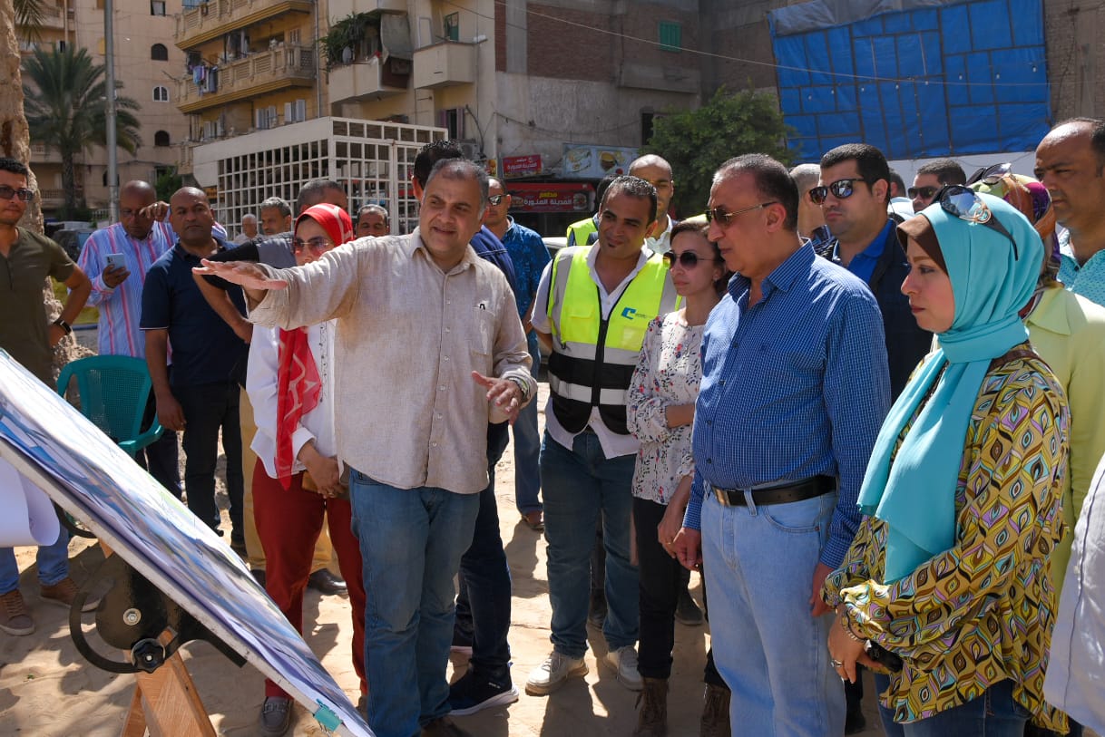 محافظ الإسكندرية يتابع اعمال تطوير ساحة أبو العباس المرسي (ميدان المساجد) حي الجمرك