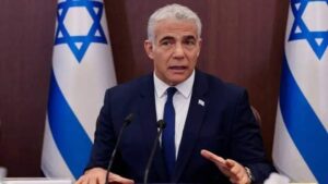 زعيم المعارضة الإسرائيلية لابيد: بعد القضاء على حماس سنسلم غزة للسلطة