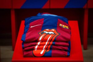 برشلونة يعلن عن قميص الذى سيخوض بة الكلاسيكو
