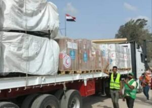 شاحنة مساعدات إلى قطاع غزة عبر معبر رفح