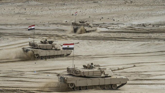 تقرير إسرائيلي يتحدث عن "معركة حامية بين مصر وإسرائيل"