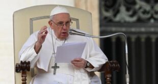 البابا فرانسيس يحث على الممر الإنساني في قطاع غزة