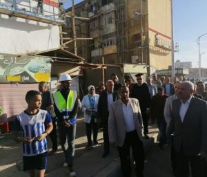 محافظ السويس يتفقد بدء اعمال التطوير بمدينة الايمان بحي الاربعين 