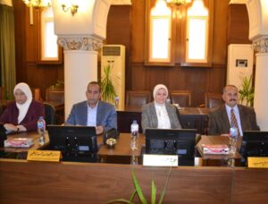 الدكتور هشام سعيد يستعرض تقريرًا حول واقع البحث العلمي بجامعة الإسكندرية 