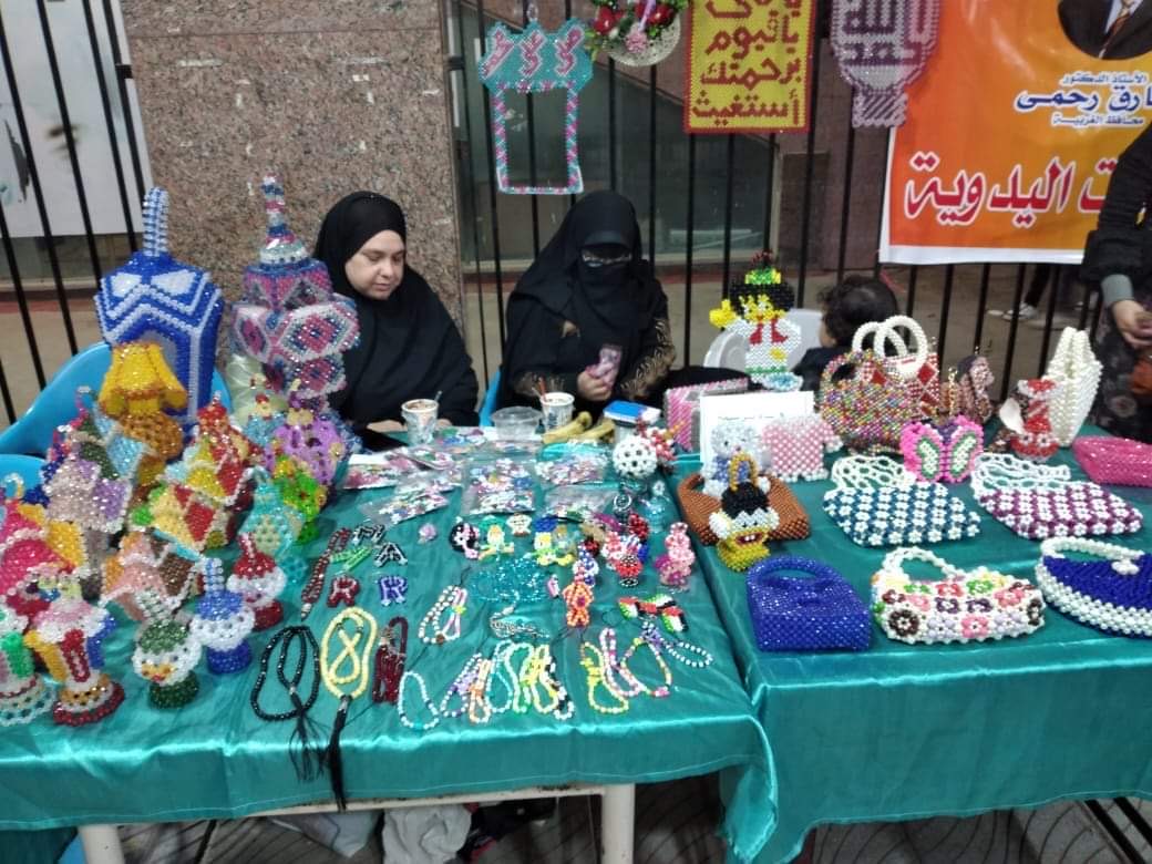 وزارة الشباب والرياضة فتح مراكز الشباب لأصحاب المشروعات اليدوية والتراثية لتسويق منتجاتهم مجاناً