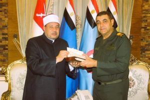 رئيس جامعة الأزهر  يهنئ اللواء أركان حرب عمرو جميل