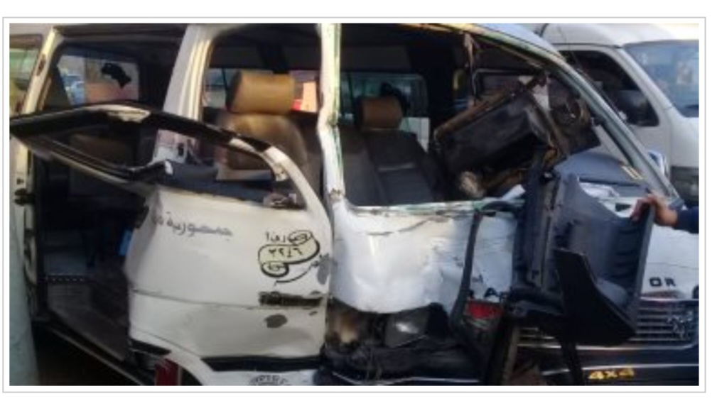 إصابات بالغة بحادث انقلاب سيارة ميكروباص بالسويس