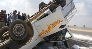 عاملين لقي مصرعهم وإصابة 6 آخرين إثر انقلاب سيارة علي الطريق الأوسطي بالشرقيه