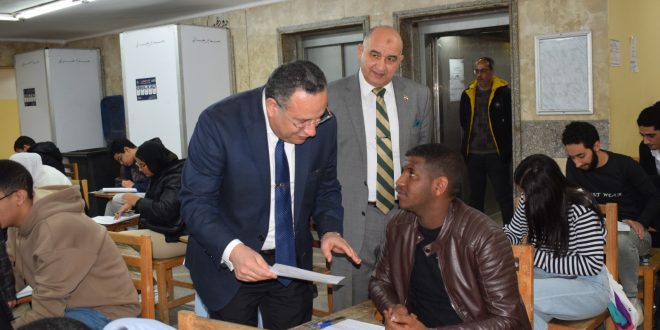 رئيس جامعة الإسكندرية يتابع سير أعمال الإمتحانات بكليات ومعاهد الجامعة