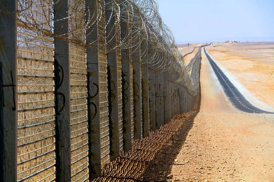 ''تعلموا من مصر كيف تحمي حدودها''الاسرائيليون يتحدثون عن الجدار العازل قرب رفح