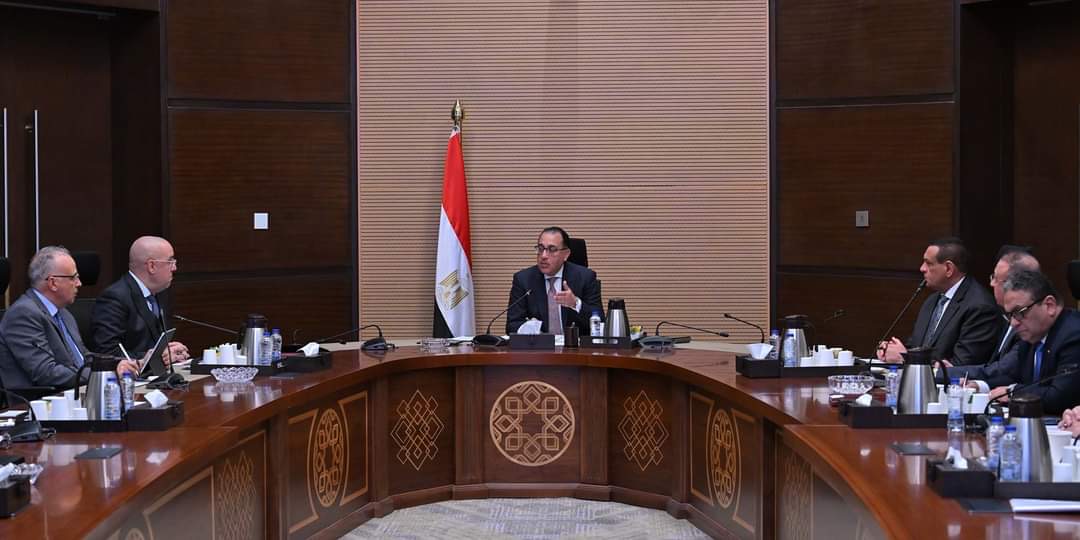 رئيس الوزراء يتابع تنفيذ مشروع تطوير طريق الكورنيش بالإسكندرية