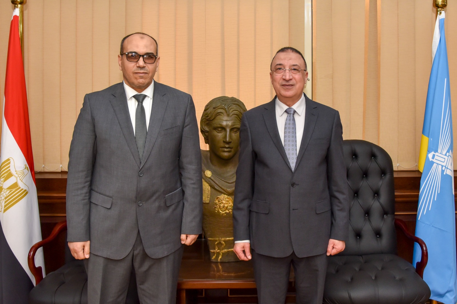 محافظ الإسكندرية يتابع مع رئيس شركة بتروجاس الإسكندرية