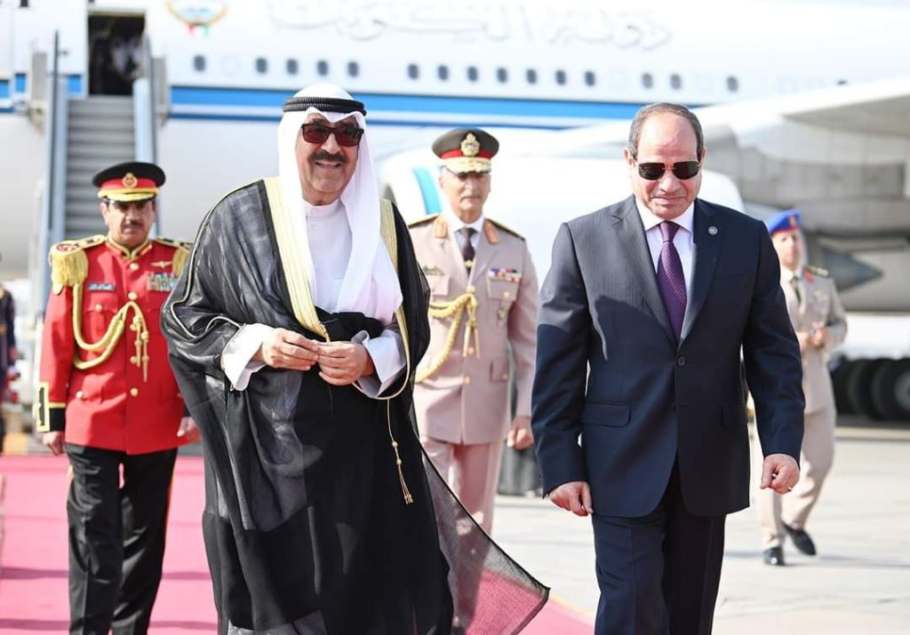 سمو الأمير الكويتي يصل ⁧‫إلى مصر‬⁩ في زيارة دولة الرئيس المصري