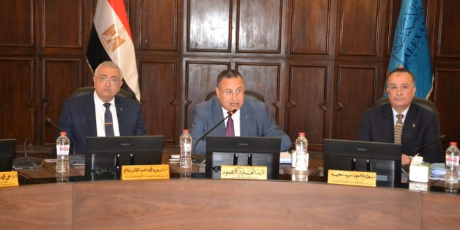 مجلس جامعة الإسكندرية يناقش استعدادات نهاية الفصل الدراسي الثاني