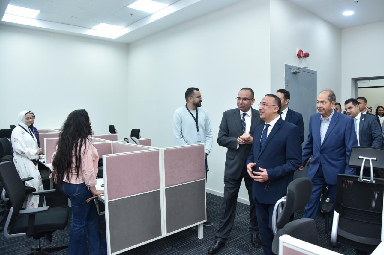 محافظ الإسكندرية يفتتح المبنى الجديد لشركة بالم سيتي والذي يوفر نحو 2500 فرصة عمل في مجال خدمات التعهيد والبرمجيات