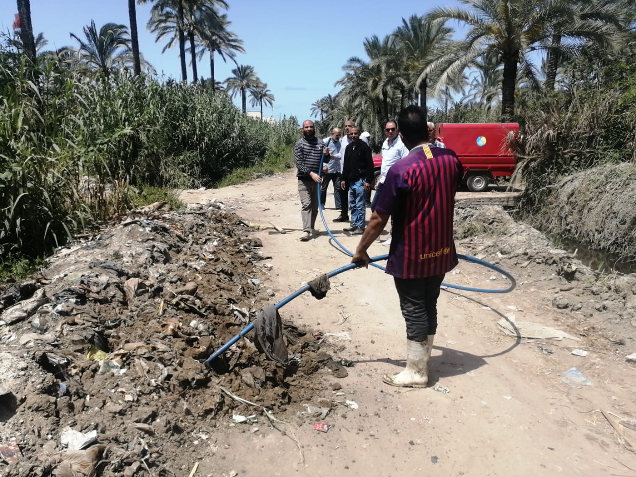 

حملات إزالة التعديات على شبكة مياه الشرب بالمناطق التابعة لفرع أبو قير