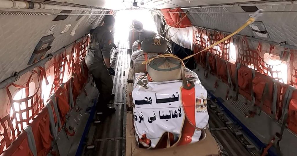 مصر تواصل جهودها فى تقديم المساعدات الإنسانية لغزة 