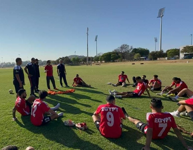 بحضور احمد سمير منتخب مصر للميني فوتبول يواجه تشاد اليوم