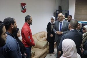 محافظ القليوبية يطمئن علي مصابي حادث كسر ماسورة بخط انابيب للبترول