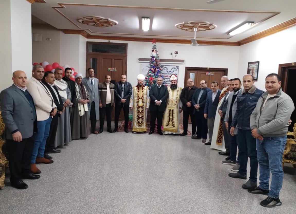 النائب مصطفى سالم وكيل خطة النواب يقدم التهنئة للأقباط في عدة كنائس بمناسبة عيد الميلاد المجيد