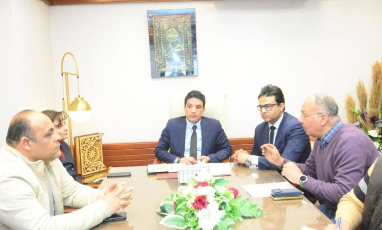 "عبدالهادي " يترأس إجتماع مصغر لبحث الترتيبات النهائية للتشغيل الجزئي لمستشفى طما المركزي