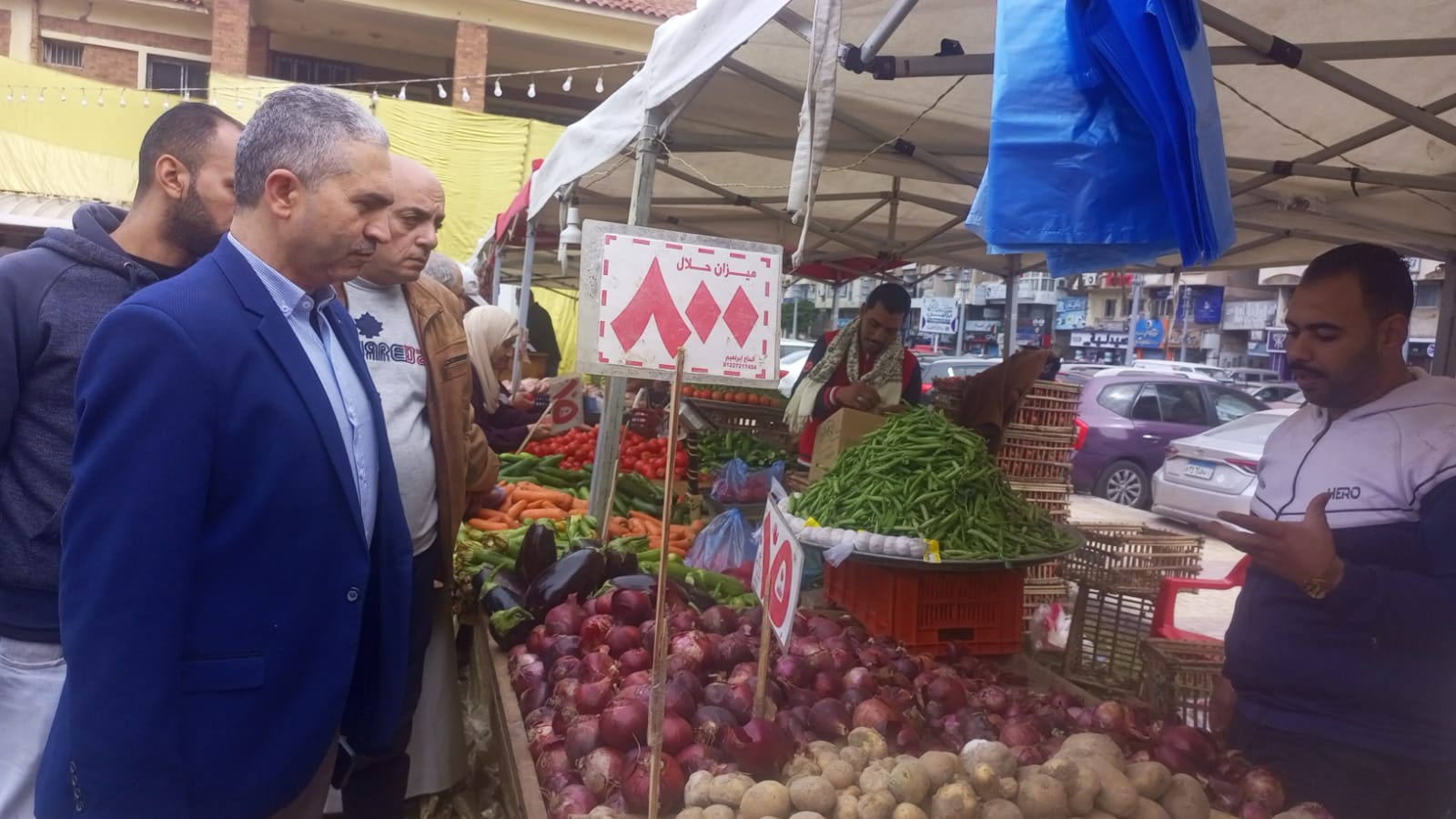 حرز الله يتفقد فعاليات  سوق اليوم الواحد بسيدى جابر
