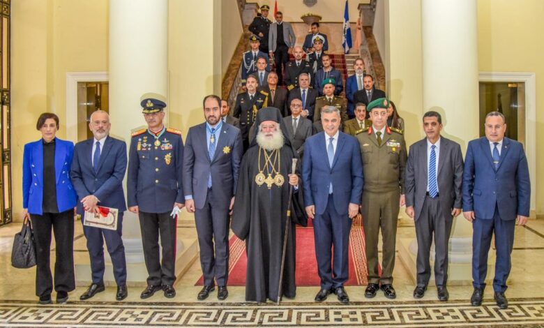 محافظ الإسكندرية يشارك الإخوة الاقباط الأرثوذكس و الأرمن والروم والكاثوليك، احتفالاتهم بعيد الميلاد المجيد