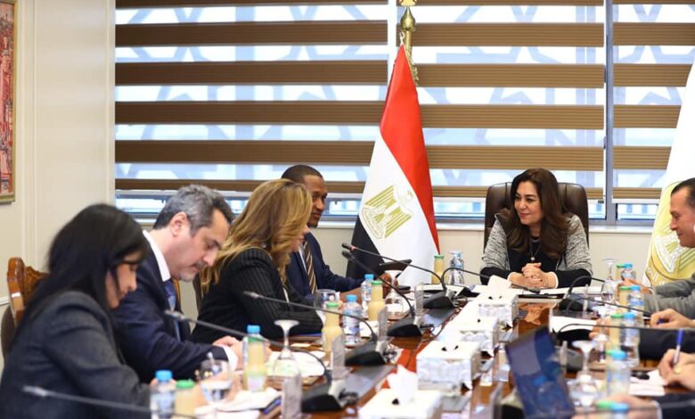 وزيرة التنمية المحلية تبحث مع وفد من المفوضية السامية للأمم المتحدة لشؤون اللاجئين مجالات التعاون بين الجانبين