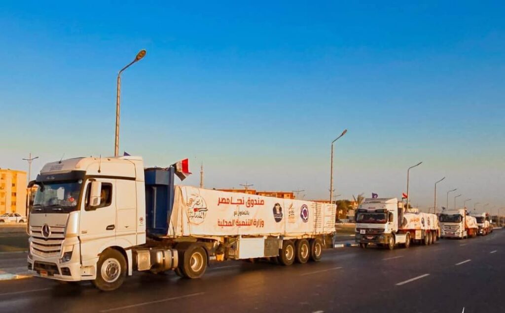 محافظ السويس يتابع إرسال قافلة الإغاثة لصالح الشعب الفلسطيني
