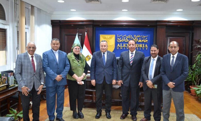 نقابة الصحفيين تكرم رئيس جامعة الإسكندرية