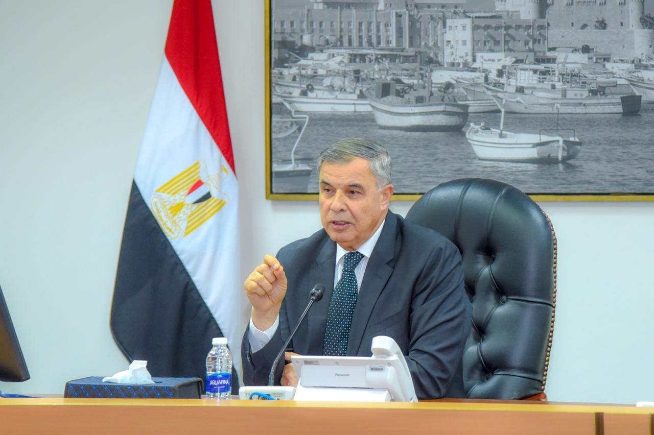 محافظ الإسكندرية يعقد اجتماعًا مع مستأجري الشواطئ لمناقشة الاستعدادات لصيف 2025