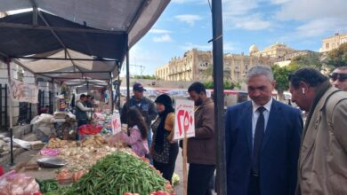 وكيل وزارة التموين يتفقد فعاليات سوق اليوم الواحد بمنطقة المنشية