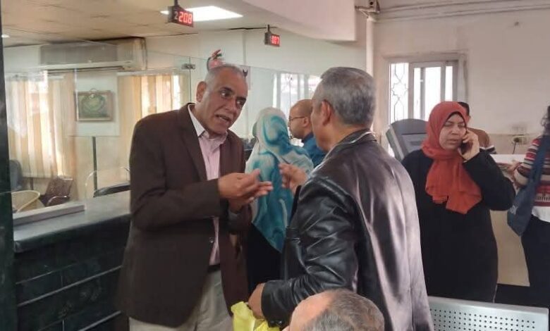 رئيس حى شرق يستمر بمتابعه سير العمل بالمراكز التكنولوجية لخدمه المواطنين