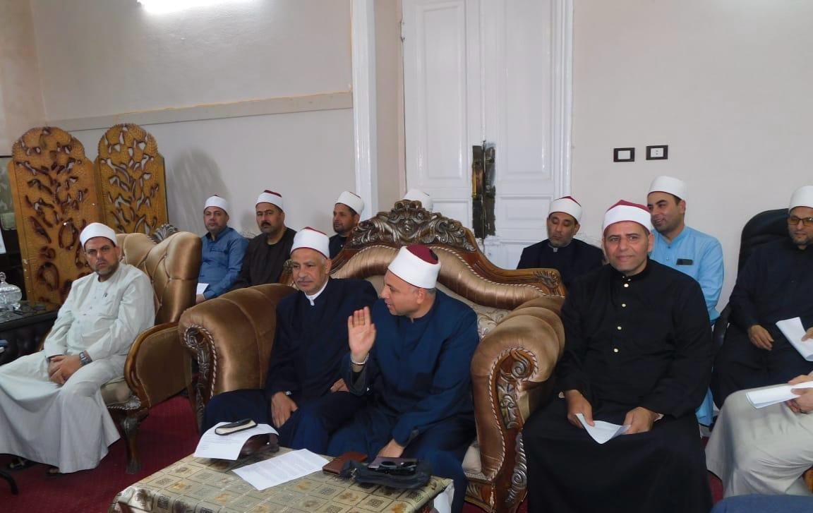 وكيل وزارة الأوقاف بالإسكندرية يلتقي السادة مديري الإدارات الفرعية